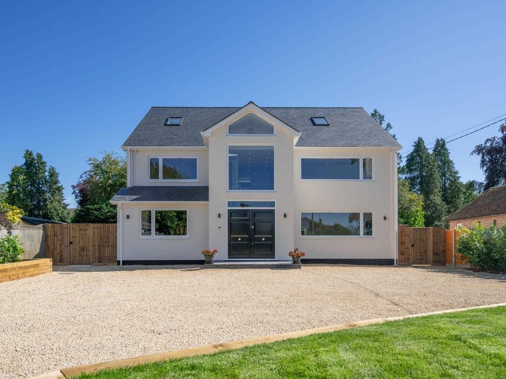 6 bed detached house for sale in New Road, Aston Clinton HP22, £1,799,500