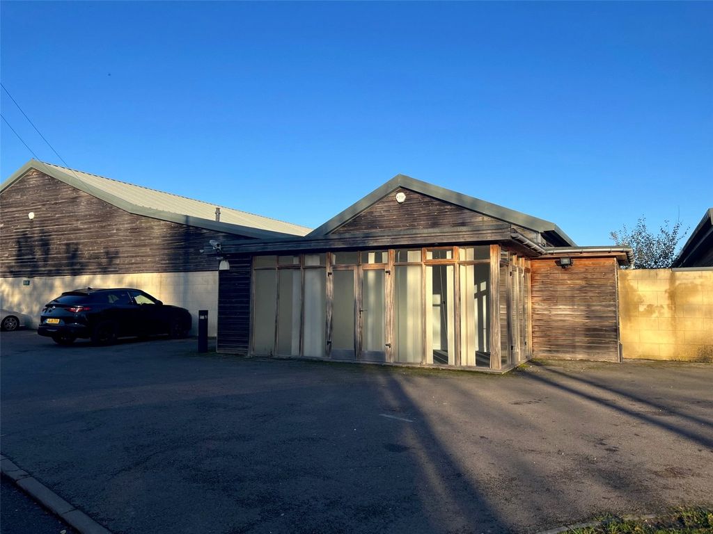 Office to let in Northbrook Business Park, Farnham Road, Farnham, Hampshire GU10, £7,000 pa