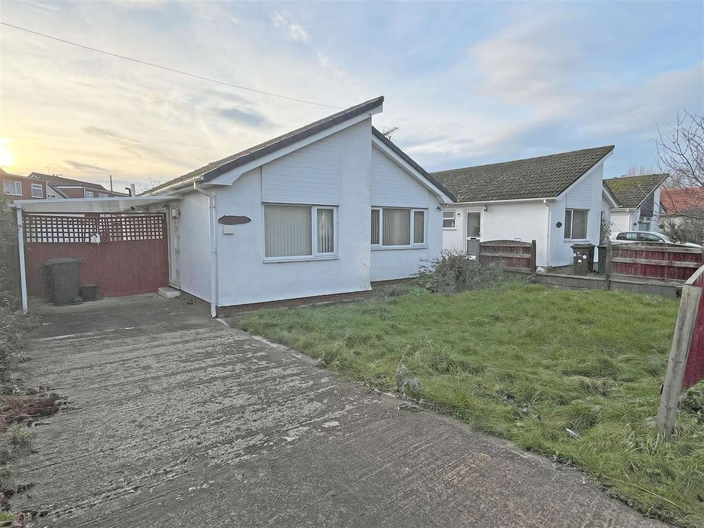 3 bed detached bungalow for sale in Gors Road, Towyn, Conwy LL22, £155,000
