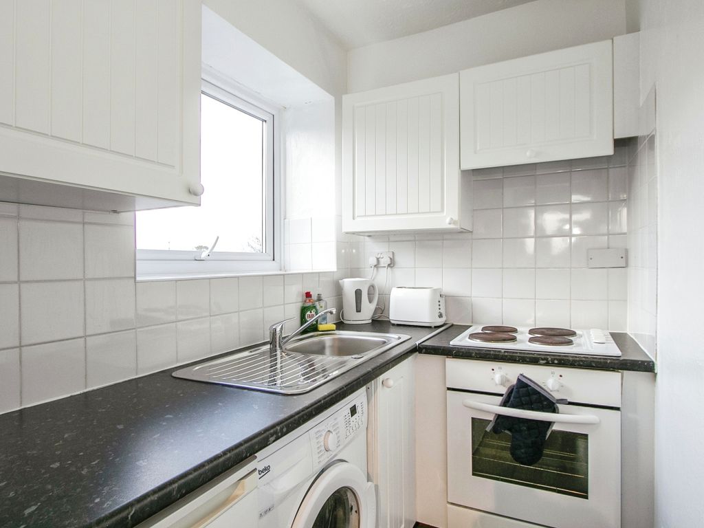 1 bed flat for sale in Christchurch Road, Bournemouth BH1, £122,000
