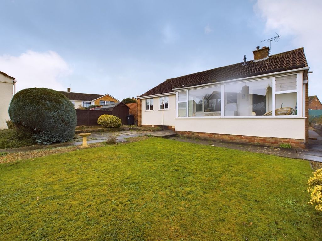 2 bed bungalow for sale in Bruton Avenue, Portishead, Bristol BS20, £375,000