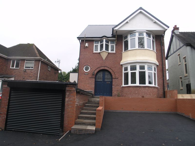 3 bed detached house to rent in Barrs Road, Cradley Heath B64, £1,600 pcm