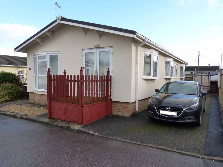 3 bed mobile/park home for sale in Station Road, St. Austell PL26, £172,500
