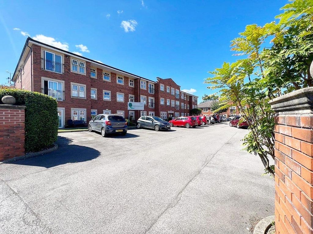 2 bed flat for sale in Locke Road, Dodworth, Barnsley S75, £145,000