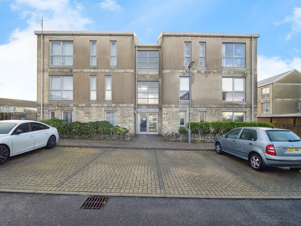 2 bed flat for sale in Barleycroft Road, Portland DT5, £175,000