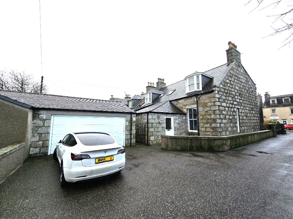 4 bed detached house to rent in High Street, Inverurie, Aberdeenshire AB51, £2,200 pcm