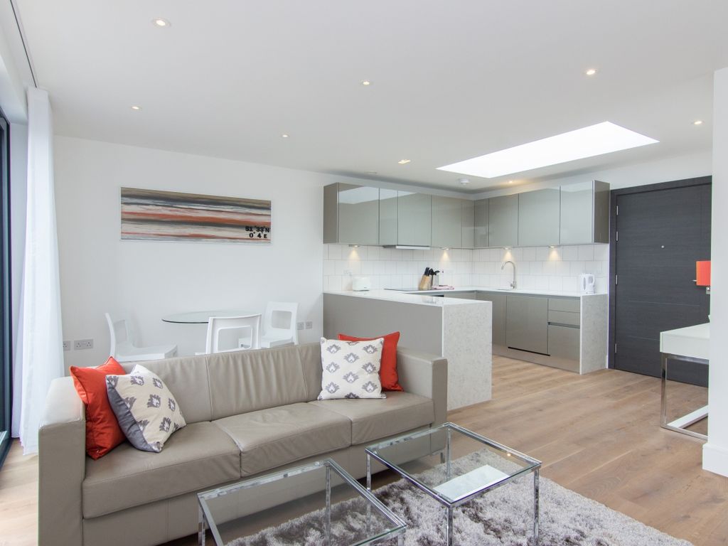1 bed flat to rent in Westworth House, The Kingsley, Hammersmith W6, £2,167 pcm