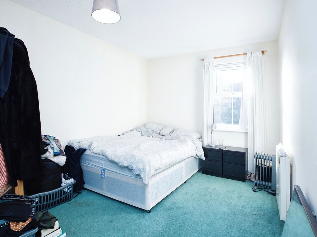 2 bed flat for sale in Chichester Road South, Manchester, Greater Manchester M15, £140,000