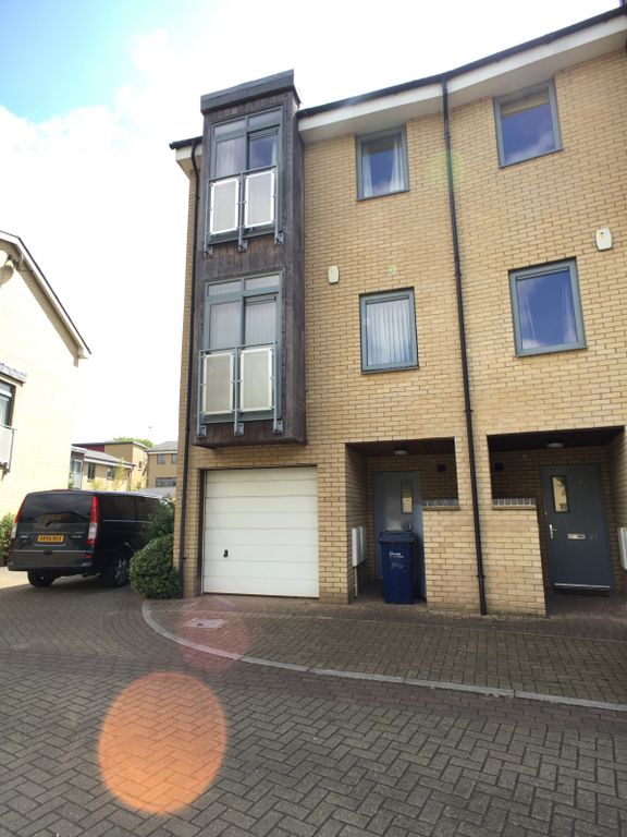 4 bed semi-detached house to rent in Rustat Avenue, Cambridge CB1, £3,000 pcm