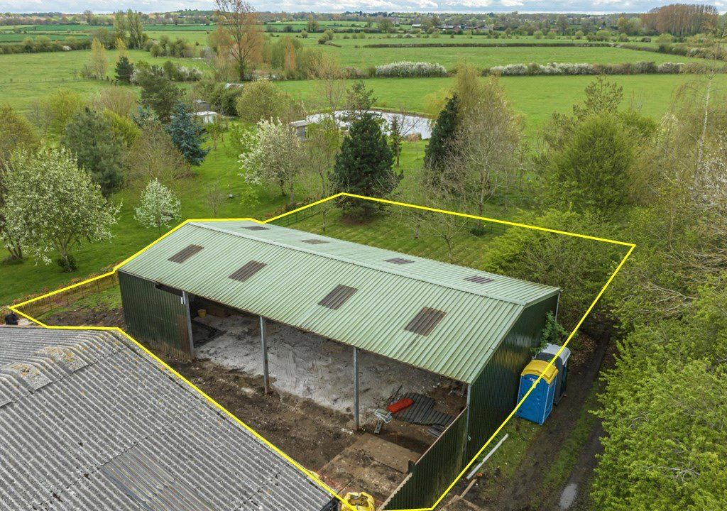 Land for sale in Little Ickford, Aylesbury, Buckinghamshire HP18, £600,000