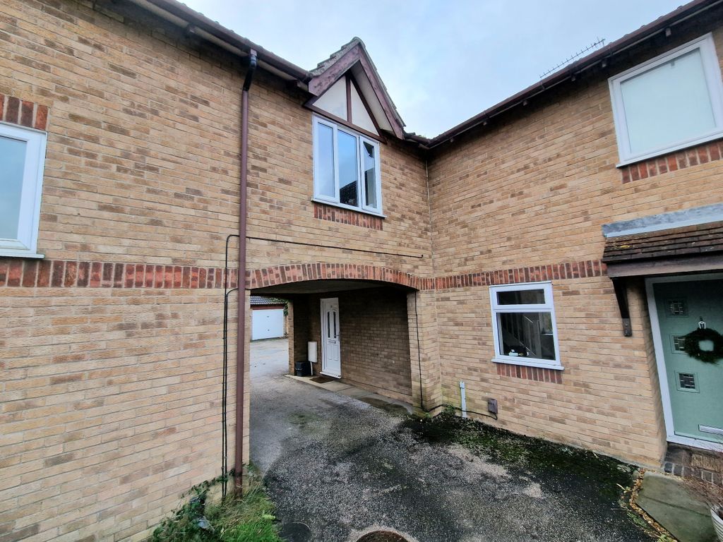 2 bed terraced house to rent in Langdyke, Peterborough, Cambridgeshire PE1, £900 pcm