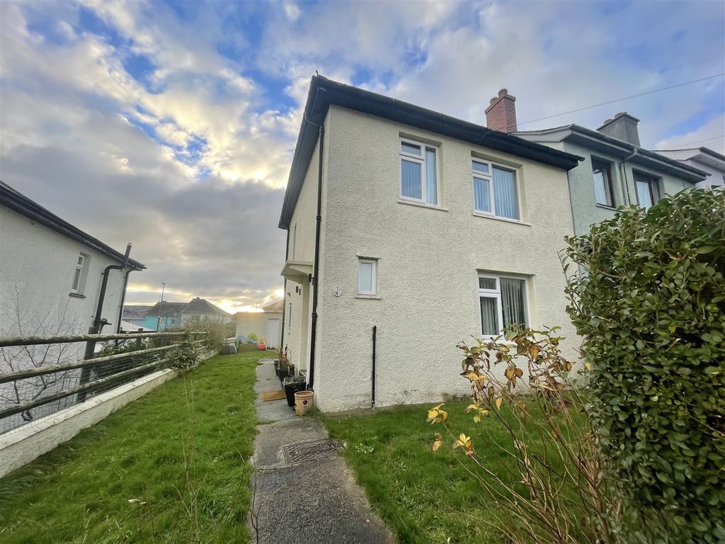 3 bed end terrace house for sale in Maesheli, Penparcau, Aberystwyth SY23, £206,000