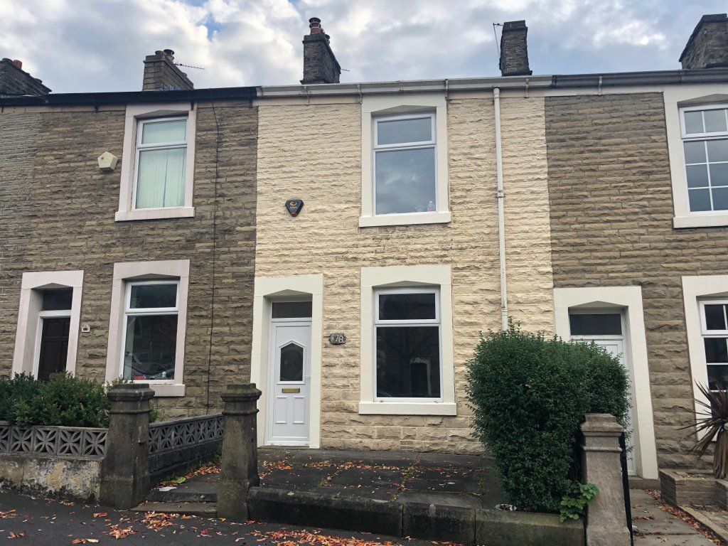 3 bed terraced house to rent in Avenue Parade, Accrington BB5, £650 pcm