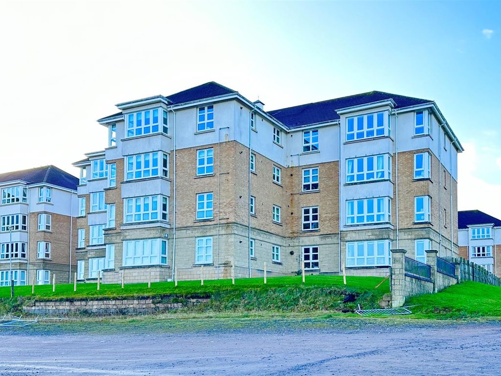 3 bed flat for sale in The Paddock, Hamilton ML3, £229,995