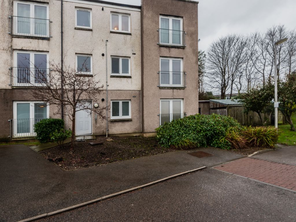 2 bed flat for sale in Cairnfield Place, Aberdeen AB21, £109,000