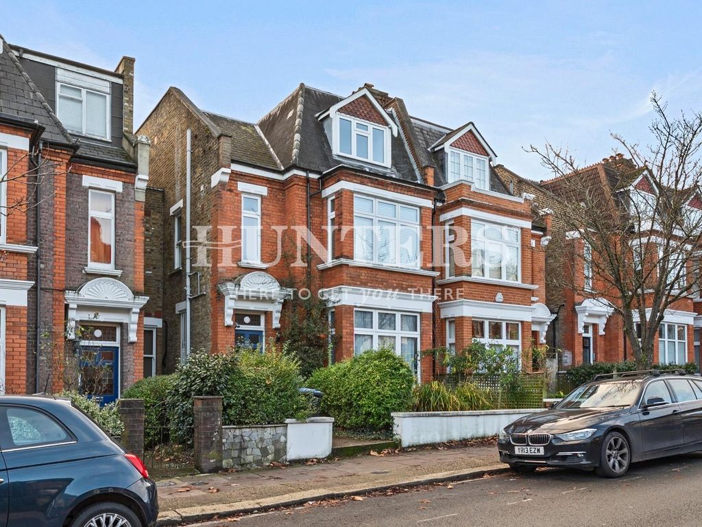 2 bed flat for sale in Dyne Road, London NW6, £485,000