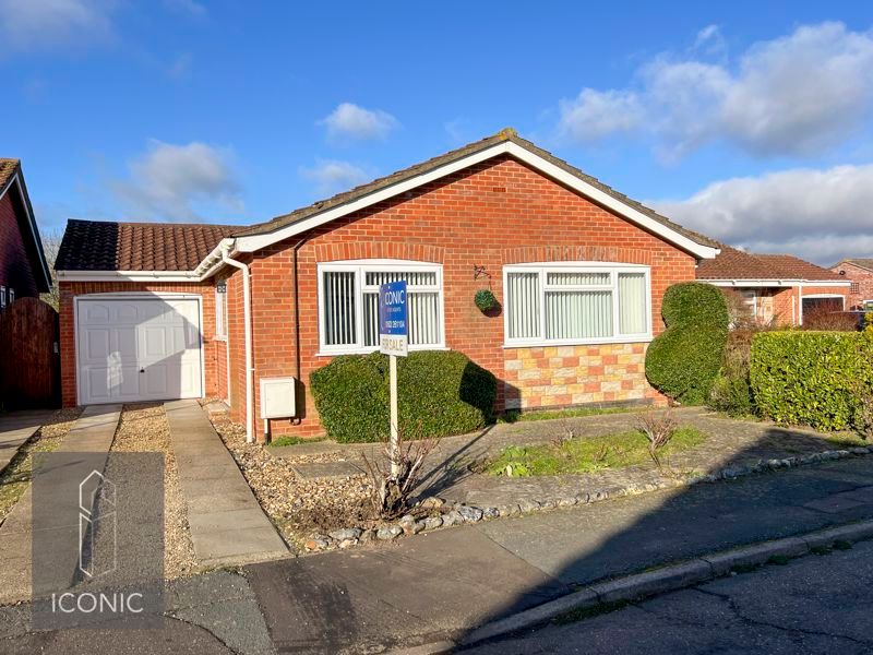 3 bed detached bungalow for sale in Chandlers Court, Eaton, Norwich NR4, £375,000