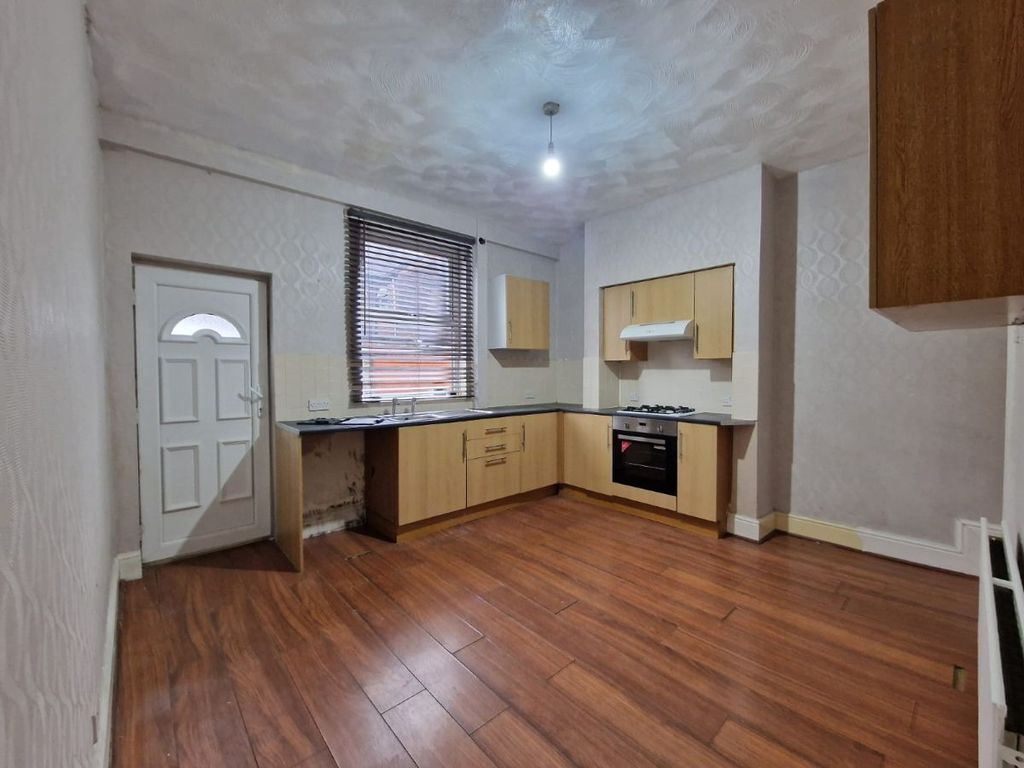 2 bed terraced house to rent in Hemsley Street, Blackley, Manchester M9, £825 pcm