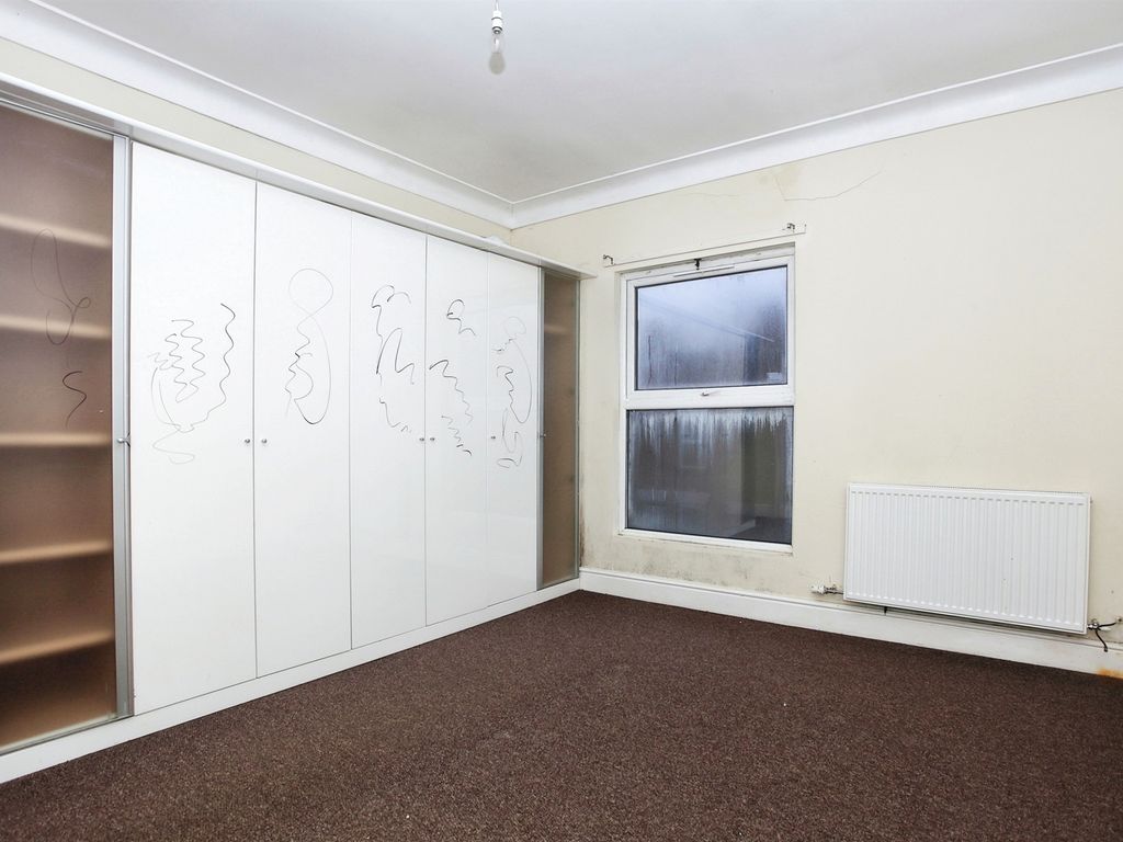 2 bed flat for sale in Monument Street, Peterborough PE1, £140,000