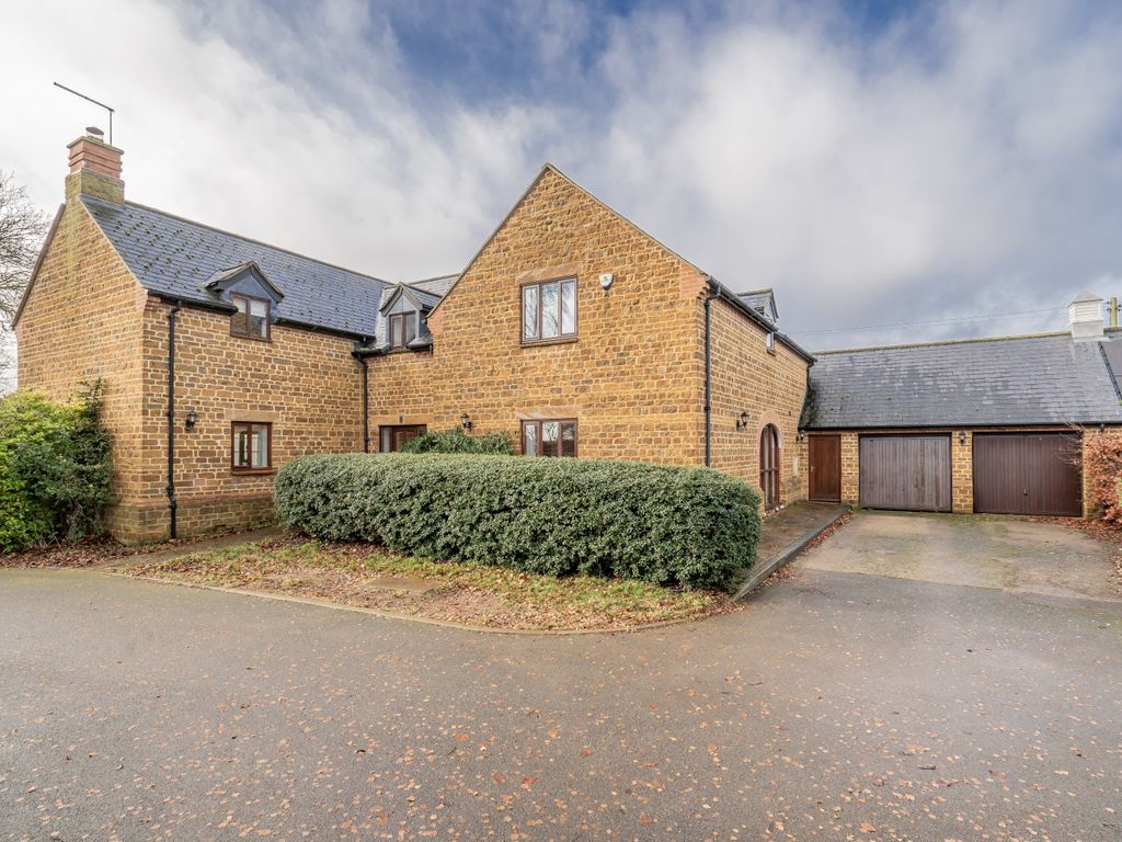 5 bed detached house for sale in Mill Lane, Grimscote, Northamptonshire NN12, £925,000
