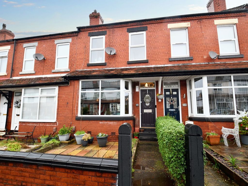 2 bed terraced house for sale in Hayfield Road, Salford M6, £220,000