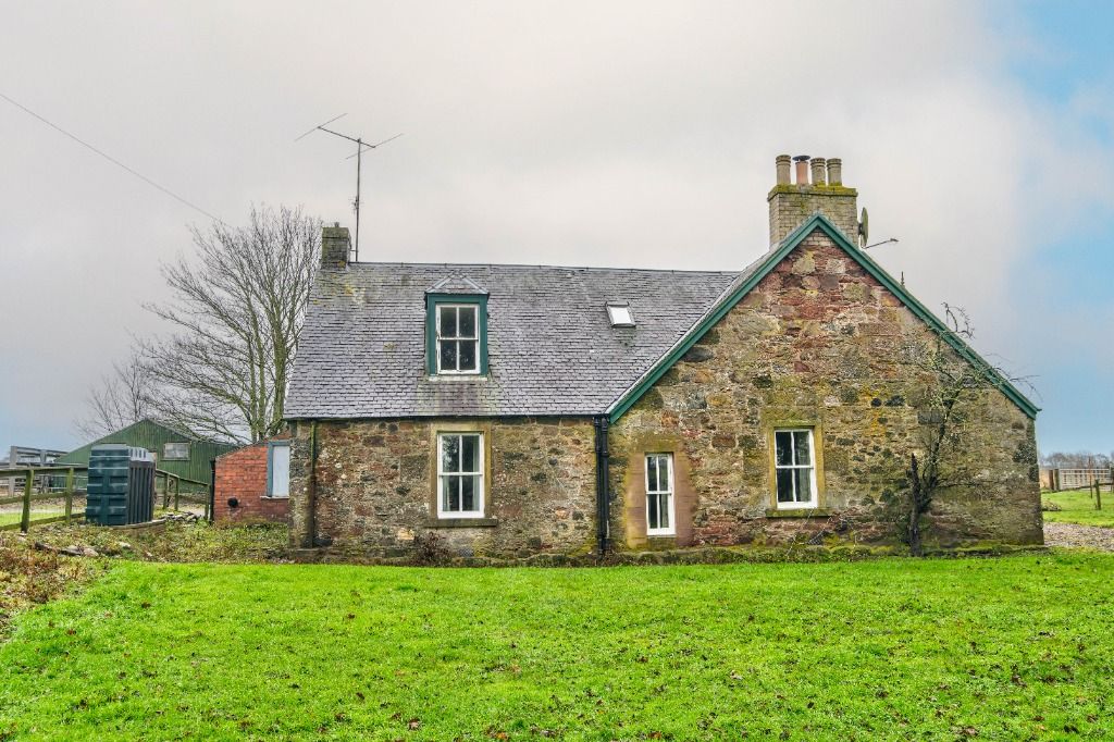 6 bed farmhouse for sale in Dalfouper Farmhouse, Edzell, Angus DD9, £280,000