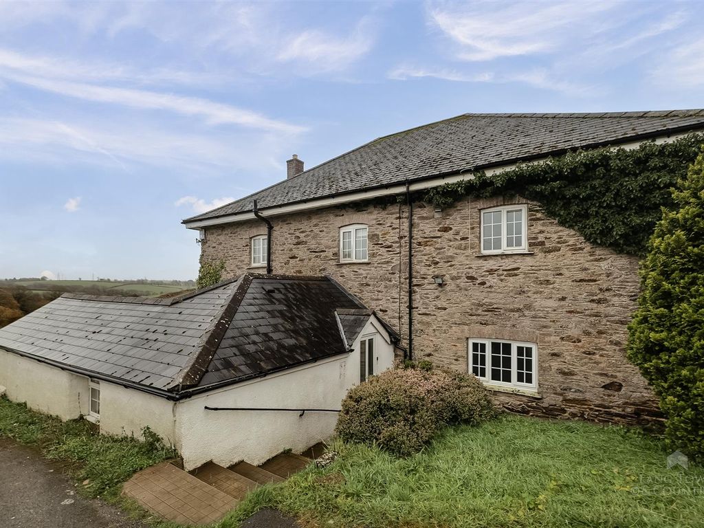 5 bed detached house to rent in Battisford Farmhouse, Plympton, Plymouth, Devon PL7, £1,995 pcm