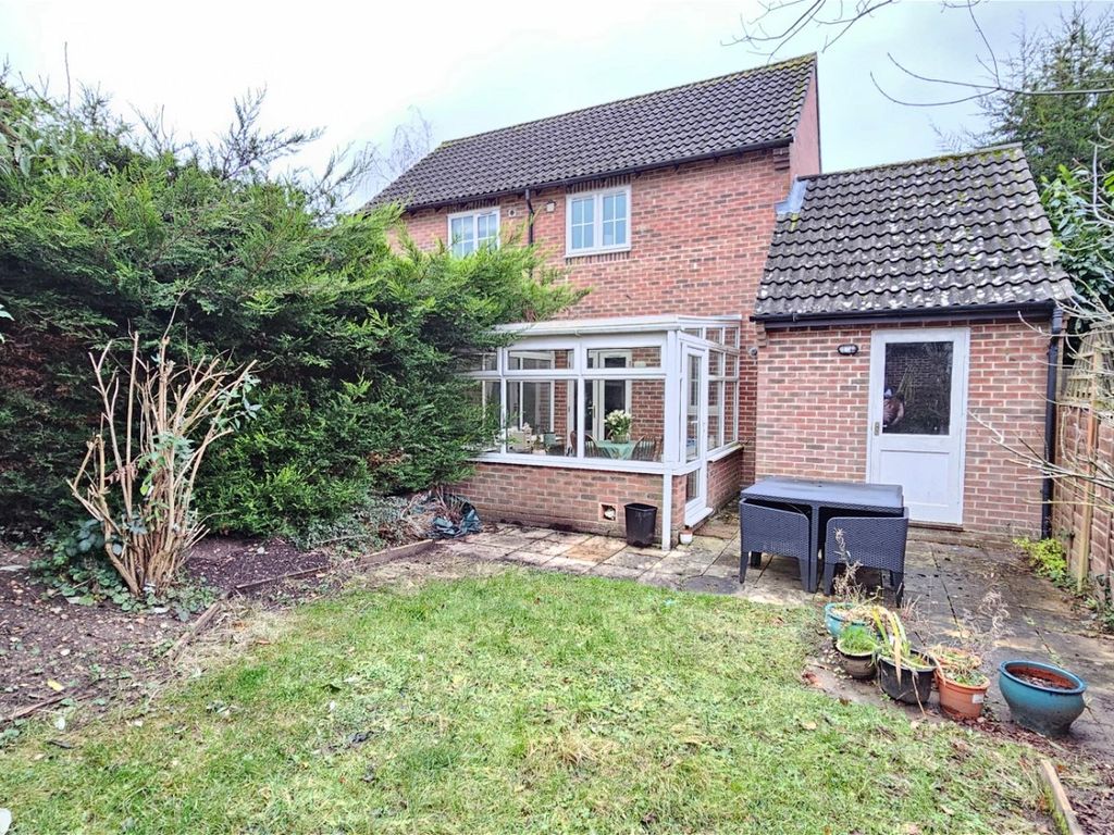 1 bed semi-detached house for sale in Tamarisk Court, Thatcham RG18, £240,000