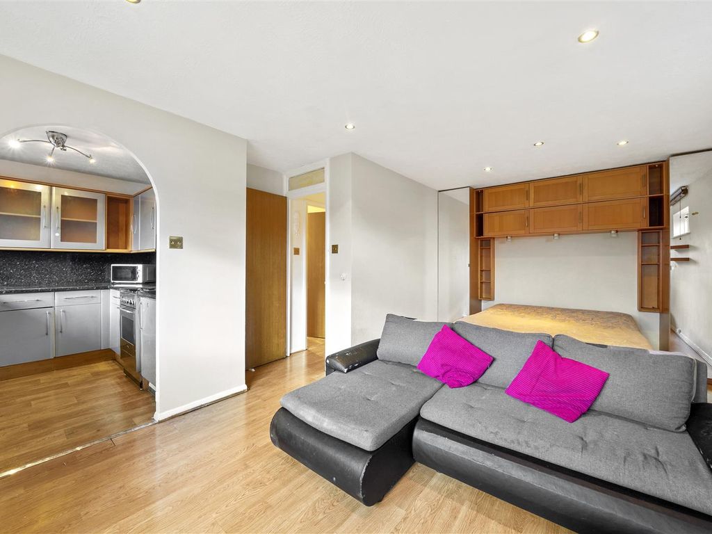 1 bed flat for sale in Harrow Road, Sudbury, Wembley HA0, £215,000