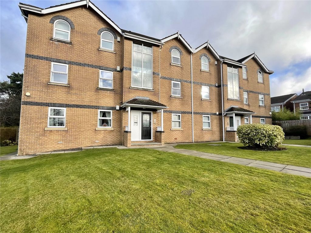 2 bed flat for sale in Hilltop Drive, Royton, Oldham, Greater Manchester OL2, £119,950