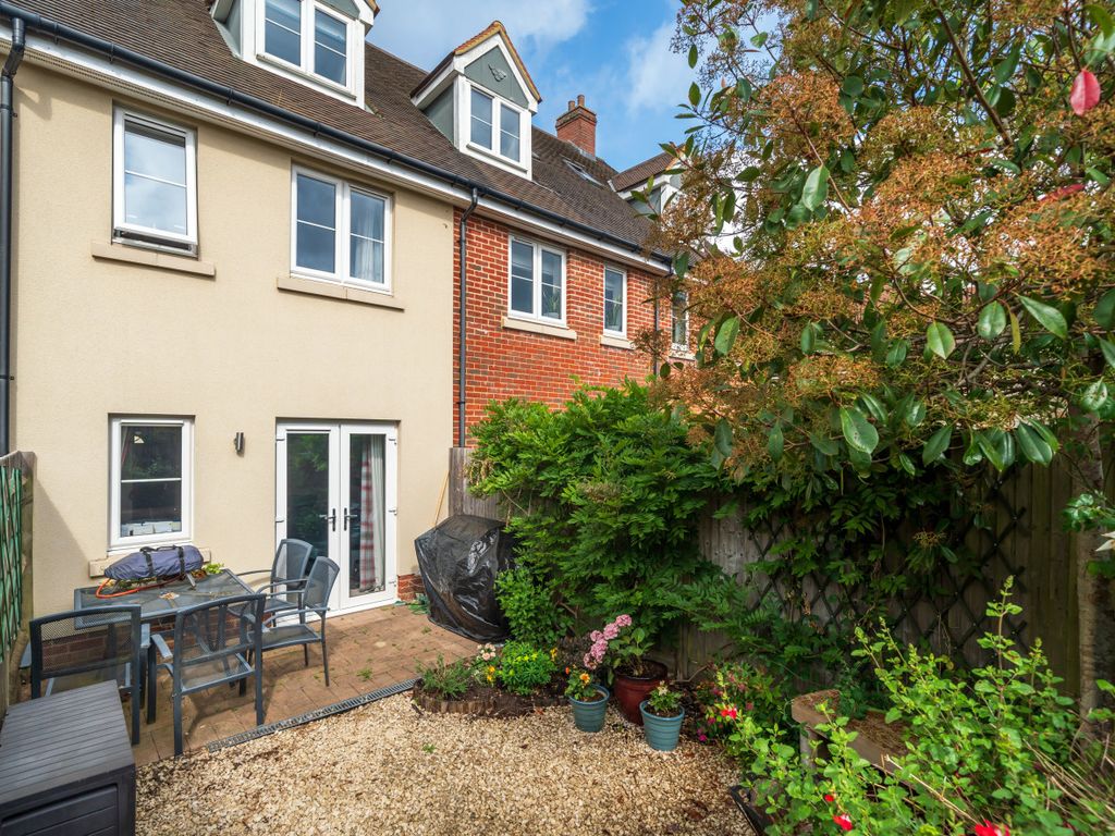 3 bed terraced house for sale in Hunters Place, Hindhead, Surrey GU26, £450,000