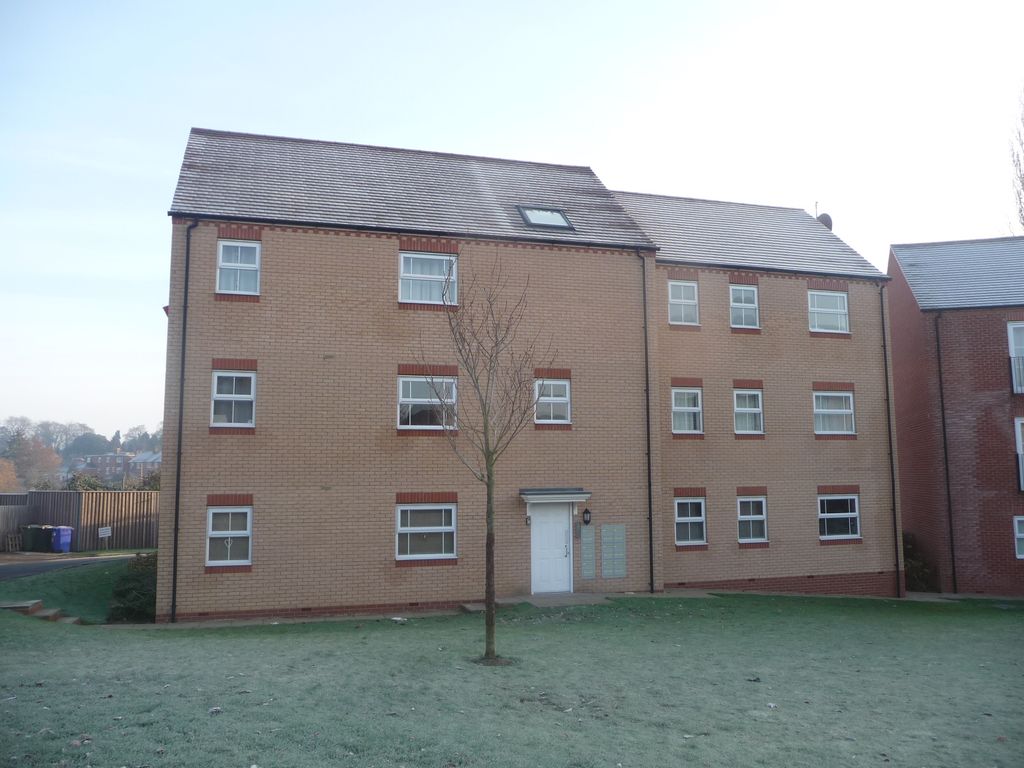 2 bed flat to rent in Walkers Way, Roade, Northamptonshire NN7, £925 pcm