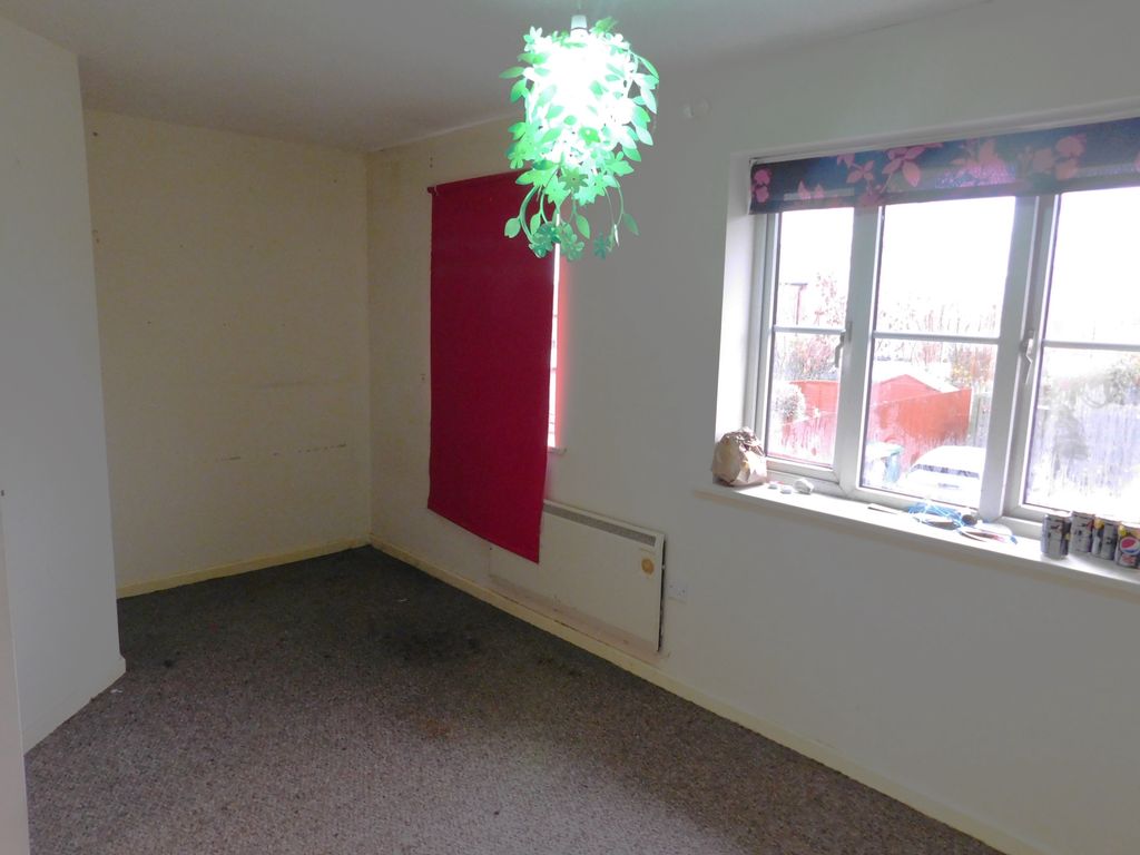 1 bed maisonette for sale in Middle Close, Swadlincote DE11, £100,000