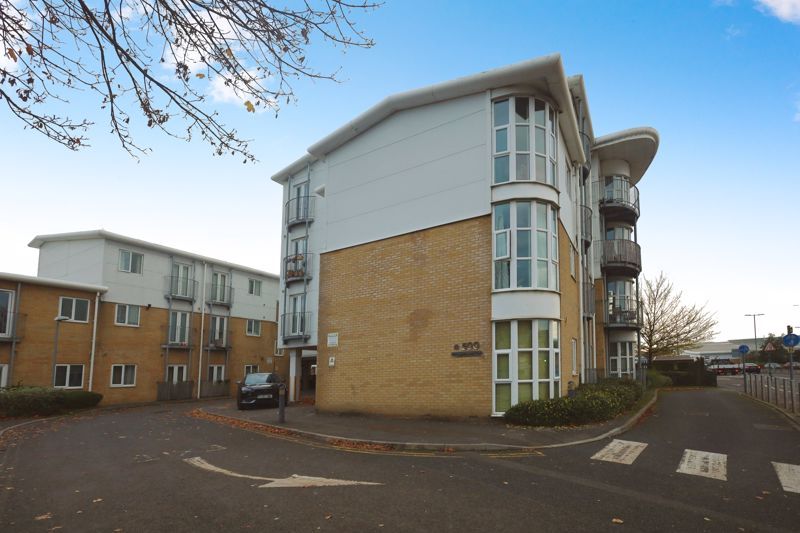 1 bed flat for sale in Castle Lane West, Bournemouth BH8, £129,950