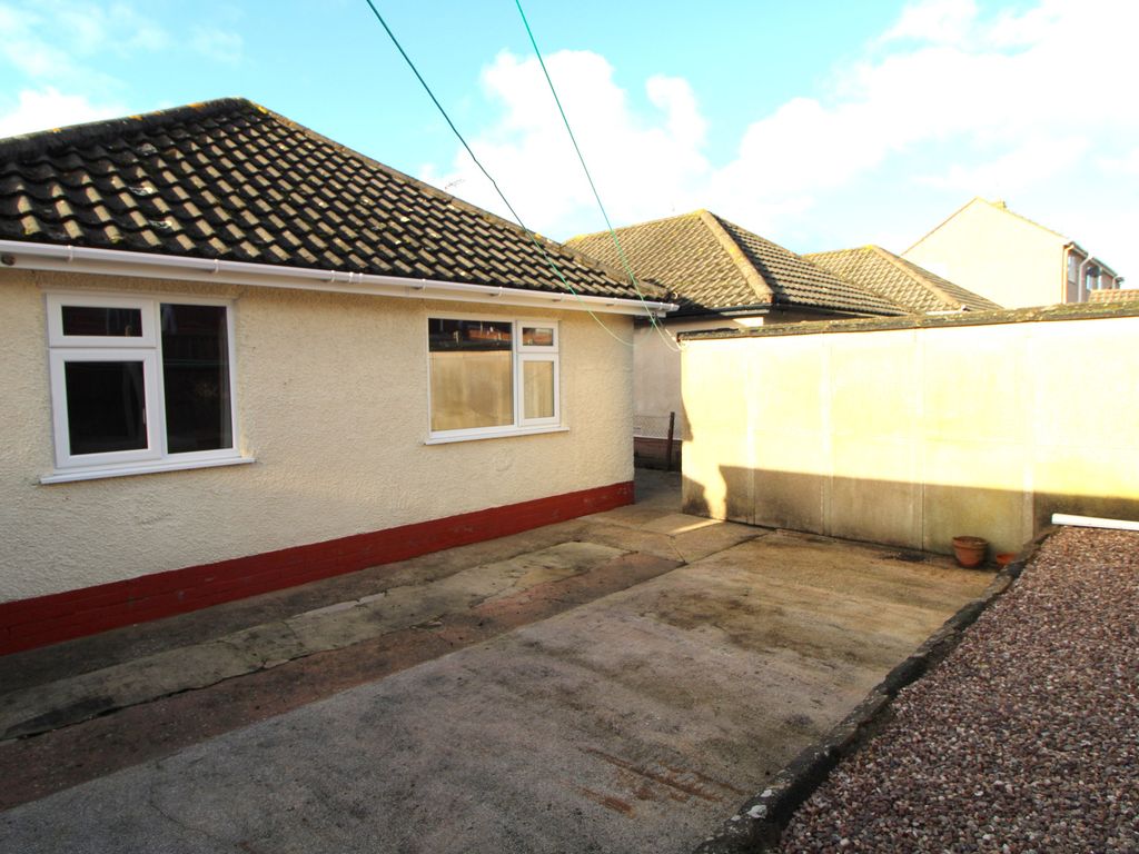 2 bed bungalow for sale in Diane Drive, Rhyl, Denbighshire LL18, £175,000