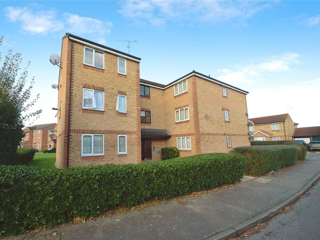 1 bed flat for sale in Danbury Crescent, South Ockendon, Essex RM15, £150,000