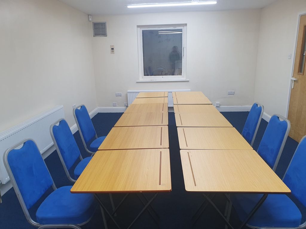 Office to let in Goswell Road, London EC1V, £14,304 pa