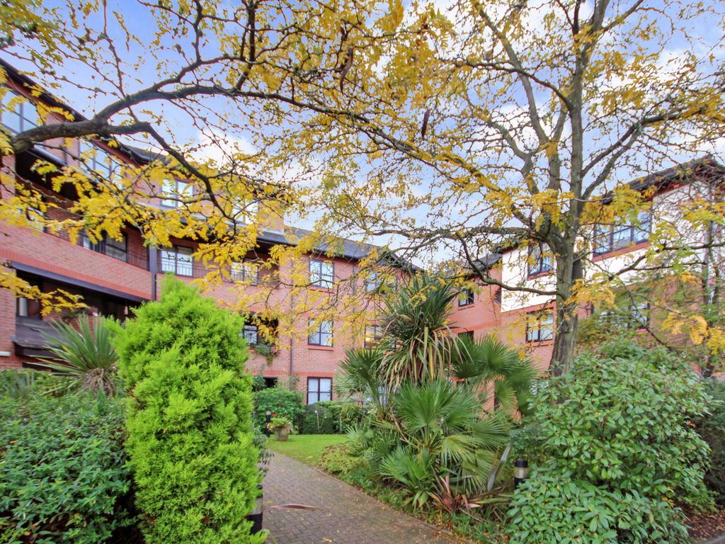 1 bed flat for sale in Brandreth Court, Sheepcote Road, Harrow, Middlesex HA1, £115,000