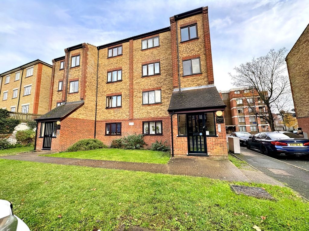 1 bed flat to rent in Nansen Court, Leytonstone E11, £1,300 pcm
