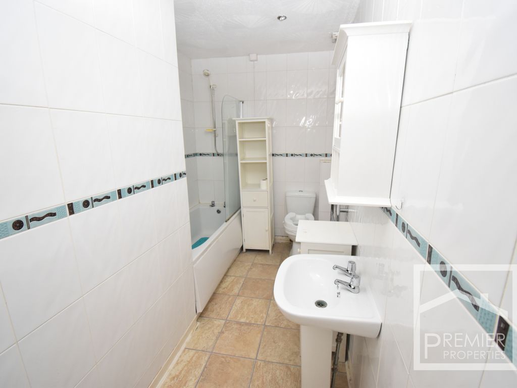 1 bed flat for sale in Motherwell Road, Bellshill ML4, £55,000