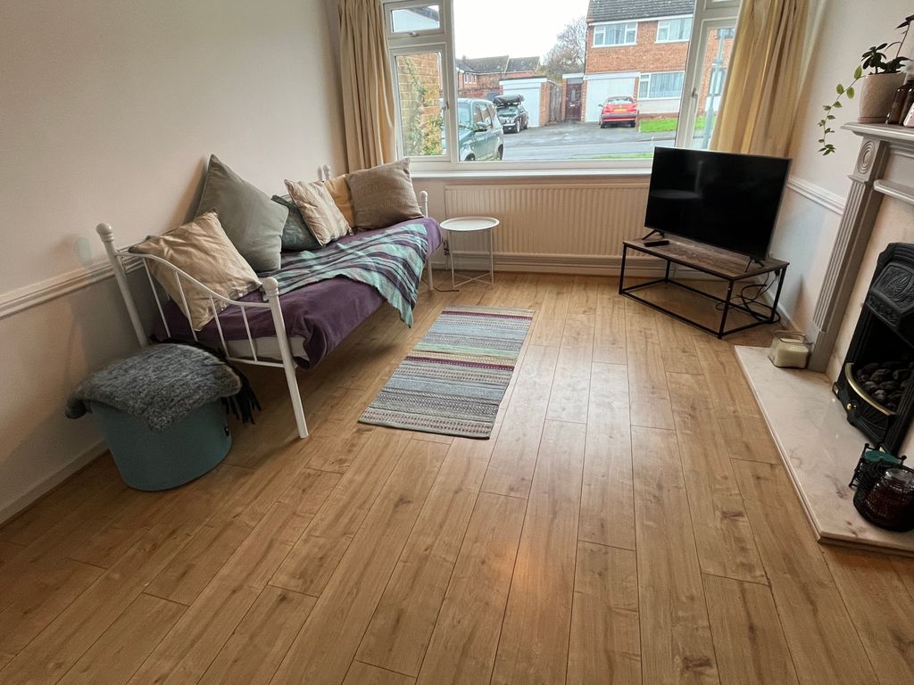 Room to rent in St. Marys Road, Stratford-Upon-Avon CV37, £625 pcm
