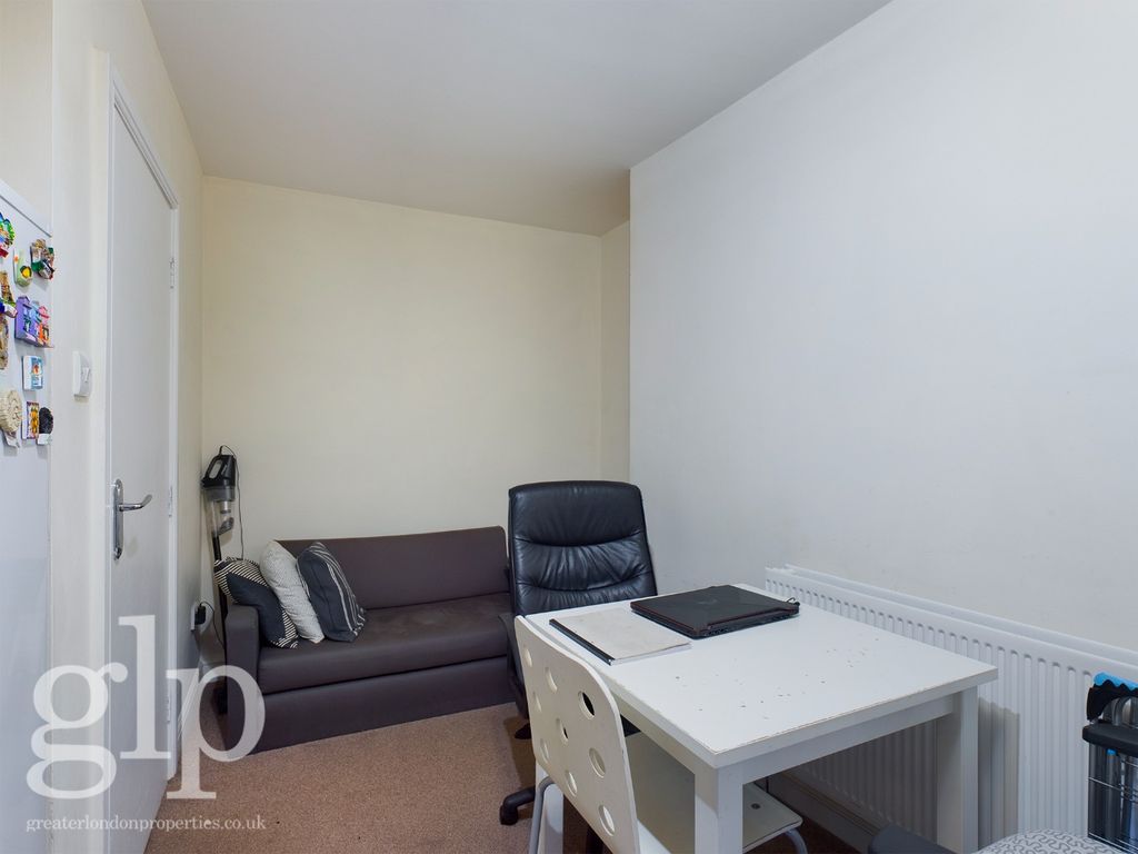 2 bed flat to rent in 27 Red Lion Street, London, Greater London WC1R, £2,167 pcm