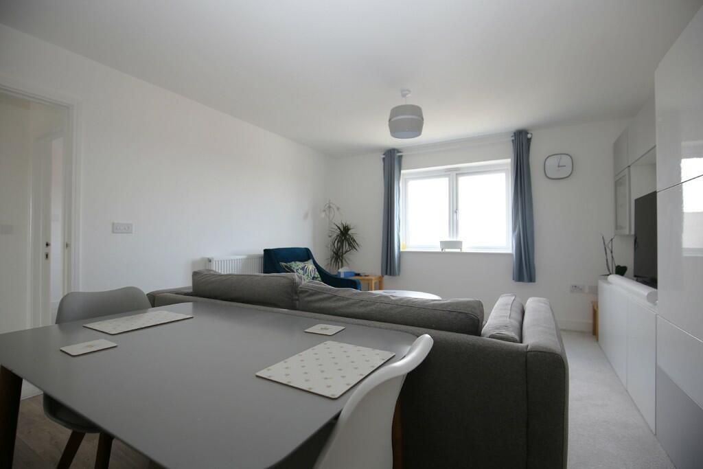 2 bed flat for sale in Dean Court, Bolton BL1, £99,500