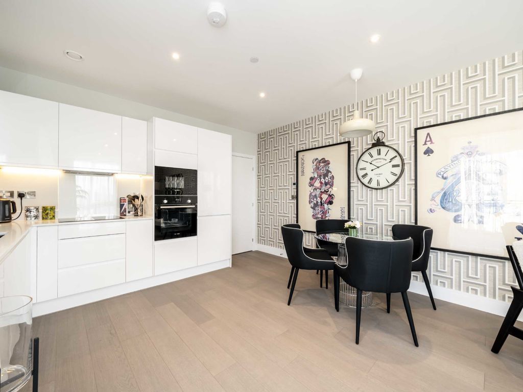 New home, 1 bed flat for sale in Roslin Road, London W3, £462,500