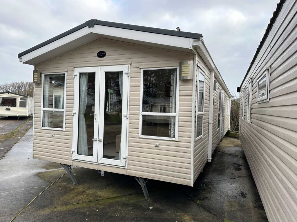 2 bed mobile/park home for sale in Halkyn Street, Holywell CH8, £19,000