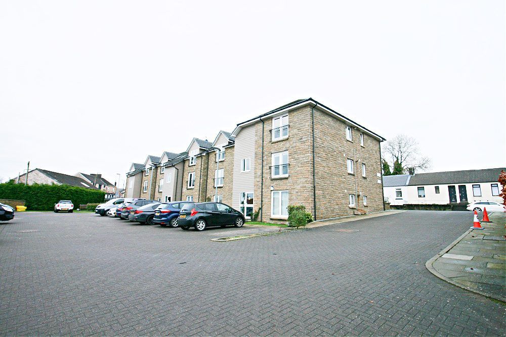 2 bed flat for sale in Church View, Larkhall ML9, £118,000