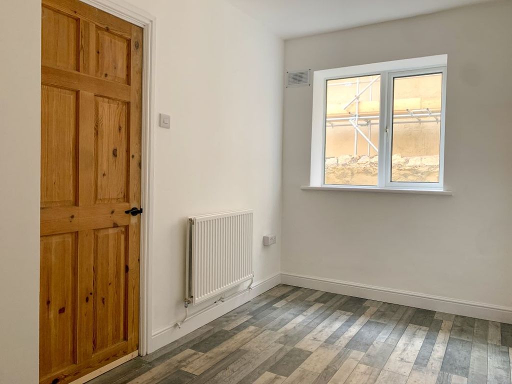 2 bed flat for sale in Flat 2, 18 Curzon Road, Llandudno, Gwynedd LL30, £80,000