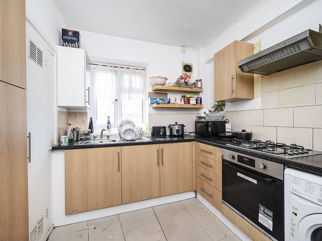 4 bed flat for sale in Thurtle Road, Haggerston, London E2, £570,000