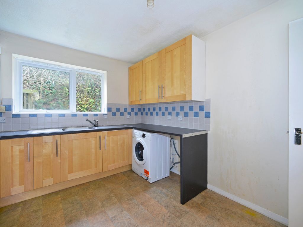 2 bed flat for sale in Charterhouse Road, Godalming, Surrey GU7, £235,000