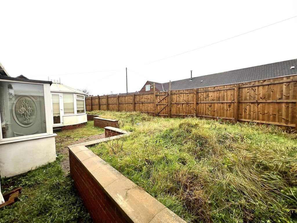 3 bed detached bungalow for sale in Penzance Court, Murton, Seaham SR7, £125,000